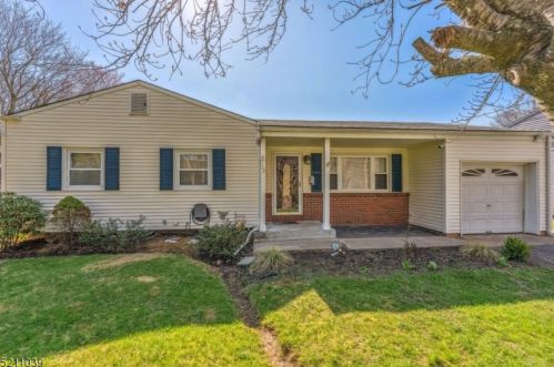 933 Grand Ave, Hackettstown NJ  07840-1015 exterior