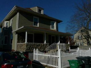 37 Royal Ave, Warwick, RI 02889-2133