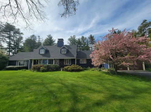 55 Baldwin St, Nashua, NH 03064-2501