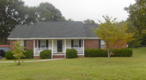 706 Hillcrest Dr, Johnston, SC 29832-1325