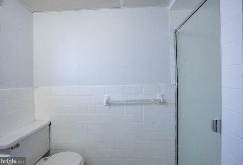 5744 12 St, Philadelphia PA 19122-4003 exterior