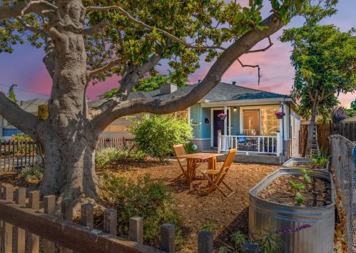 140 Azalia Dr, Palo Alto, CA 94303-2601
