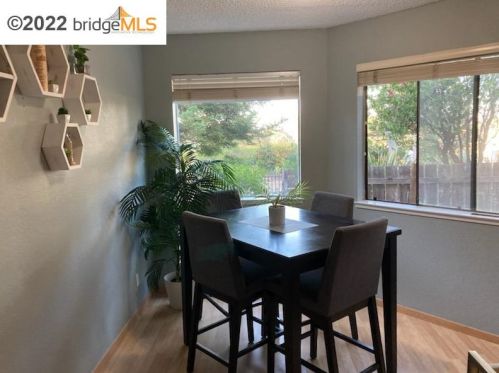21071 Gary Dr, Hayward, CA 94546-6111