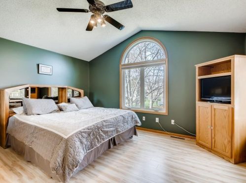 3231 Black Oak Dr, Saint Paul MN  55121-2334 exterior