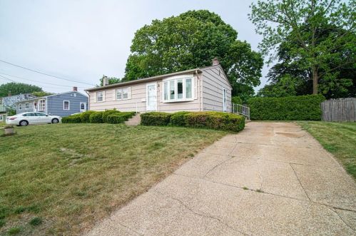 130 Kerri Lyn Rd, Warwick, RI 02889-8500