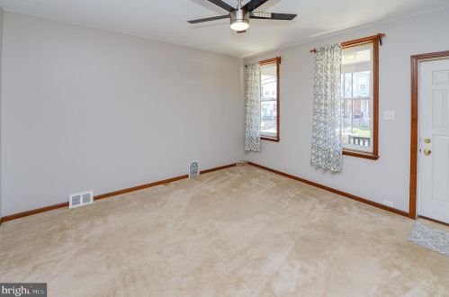 935 Somerset St, Gloucester, NJ 08030-1858