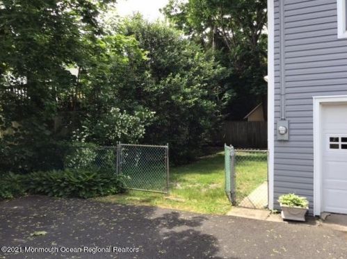 1206 Sunset Ave, Tinton Falls NJ  07712-4924 exterior