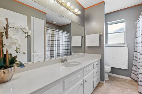 7632 Terry Dr, Fort Worth TX  76180-6270 exterior