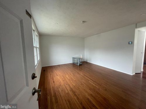 19 Farmcrest Ct, Silver Spring MD  20905-6043 exterior