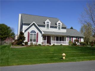 6055 Tamarack Dr, Allentown PA  18104-9487 exterior