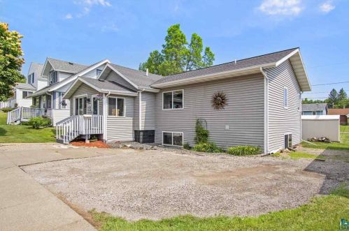 418 77th Ave, Duluth, MN 55807-1715