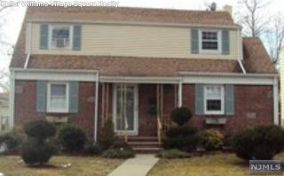 12 Birchwood Dr, Paterson NJ  07506-1117 exterior