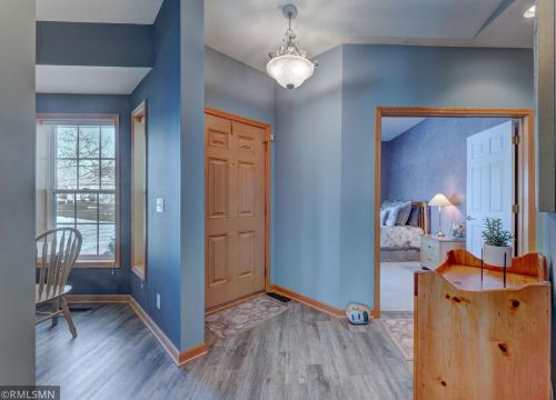 493 Holly Ln, Saint Paul MN  55128-7091 exterior