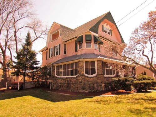 140 Norwood Ave, Warwick, RI 02888-2303