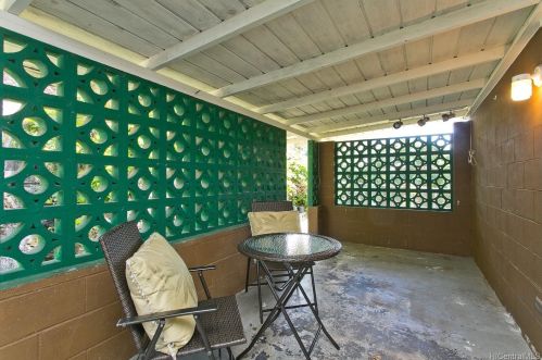 3028 Holua Way, Honolulu HI  96819-2932 exterior