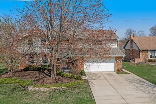 475 87th St, Willowbrook IL  60527-8361 exterior