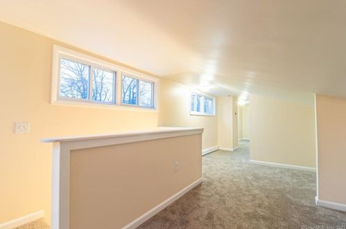 6 Indian Wood Rd, Niantic CT  06357-1021 exterior