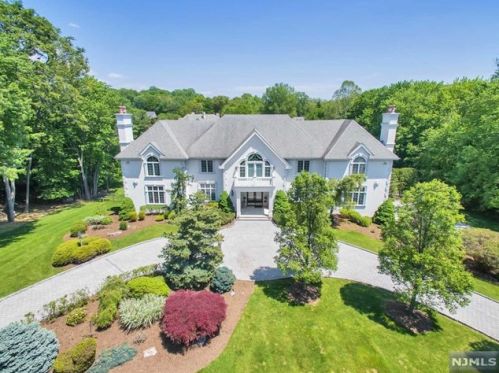 46 Wildwood Rd, Upper Saddle River, NJ 07458-2514