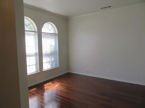 1107 Suffolk Ln, Cedar Hill TX  75104-4115 exterior