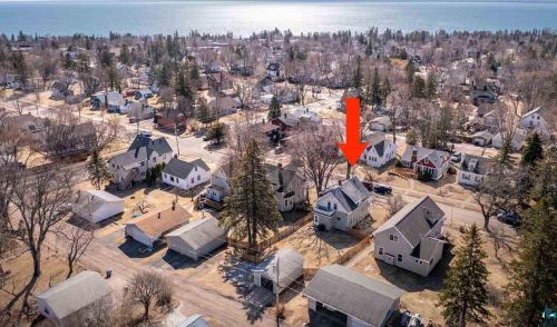 4215 Gladstone St, Duluth, MN 55804-1924