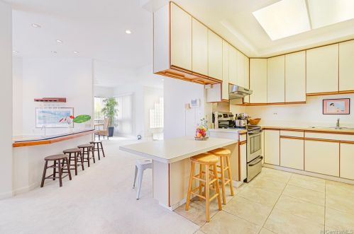 1051 Kamookoa Pl, Honolulu HI  96825-1317 exterior