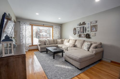 11629 Artesian Ave, Chicago, IL 60655-1528