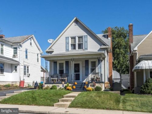 135 Martin Ave, Ephrata, PA 17522-1724
