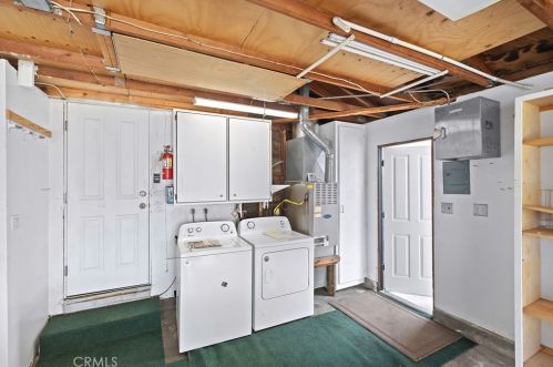 6562 Meath Cir, Huntington Beach CA  92647-3131 exterior