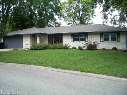 1006 Barton Dr, Normal, IL 61761-4213