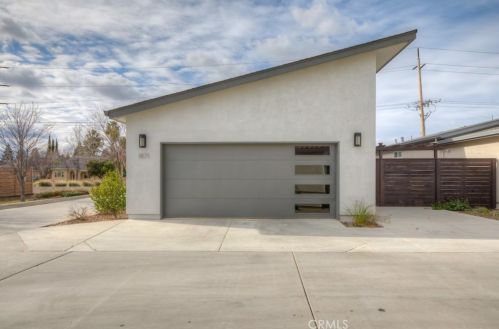 1871 Bedford Dr, Chico, CA 95928-7352