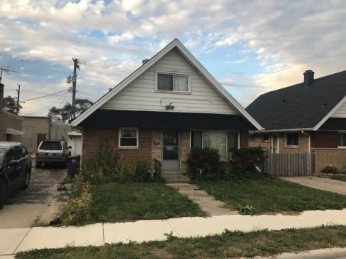 8440 45th St, Lyons, IL 60534-1746