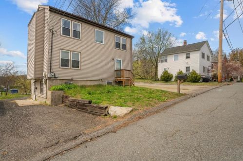 83 Pleasant St, Warwick, RI 02886-4609