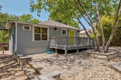 1901 David St, Austin TX  78705-4666 exterior