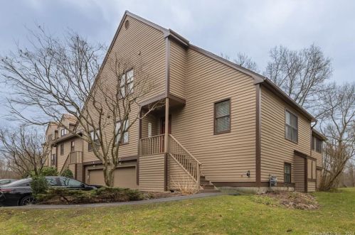 2 Echowoods Cir, Upper Stepney, CT 06468-2650