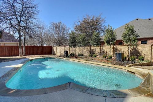 7909 Country Oak Dr, Fort Worth TX  76182-8944 exterior