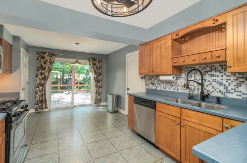 11501 Edgewood Dr, Mokena, IL 60448-1431