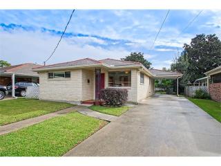 701 Focis St, Metairie LA  70005-2911 exterior