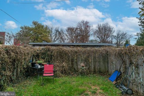 247 Pne St, Lancaster PA  17603-3332 exterior