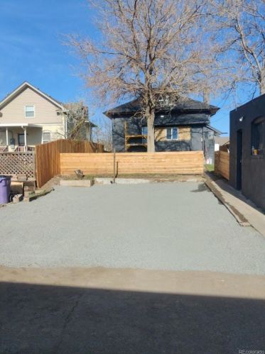 3215 York St, Denver CO  80205-4164 exterior
