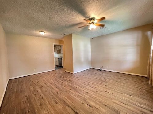 317 Evans St, Angleton TX  77515-5013 exterior