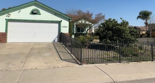 2562 Dry Creek Way, Stockton, CA 95206-5839