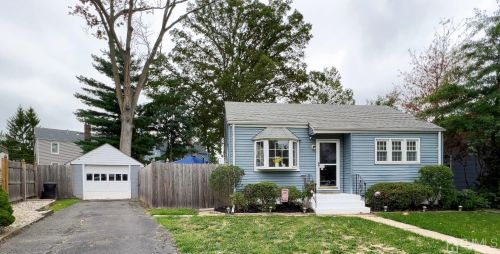 12 Somers Pl, South Bound Brook, NJ 08880-1311