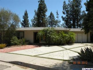 1475 Washburn Rd, Pasadena, CA 91105-2772
