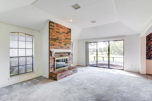 2817 Laurel Oaks Dr, Garland TX  75044-6944 exterior