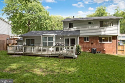 6812 Landor Ln, Springfield VA  22152-3333 exterior