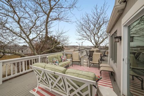 5 Chapman Rd, Westerly, RI 02891-4501