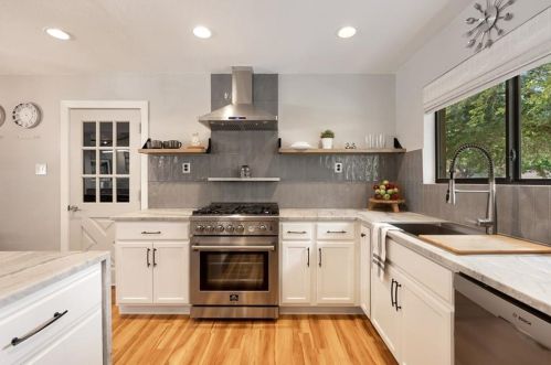 12402 Burlywood Trl, Austin TX  78750-1105 exterior