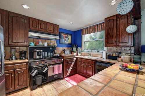 123 Bernard St, San Francisco, CA 94109-2709