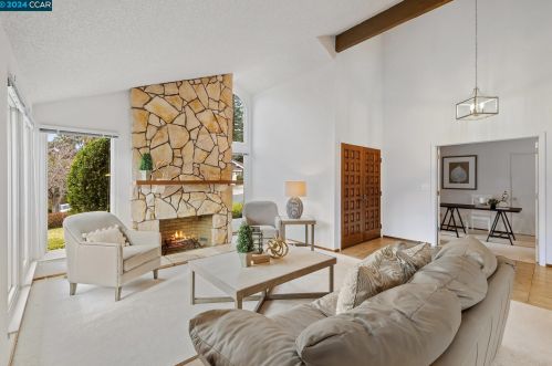 404 Saddlebrook Ln, Concord CA  94523-1614 exterior