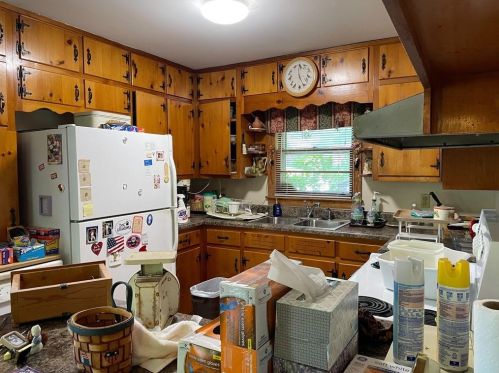 2524 Cherrywood Ln, Marietta, GA 30060-4668